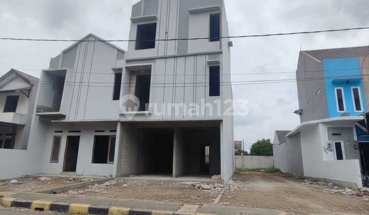 Rumah Mewah Dekat Rs Evasari Jakarta Pusat