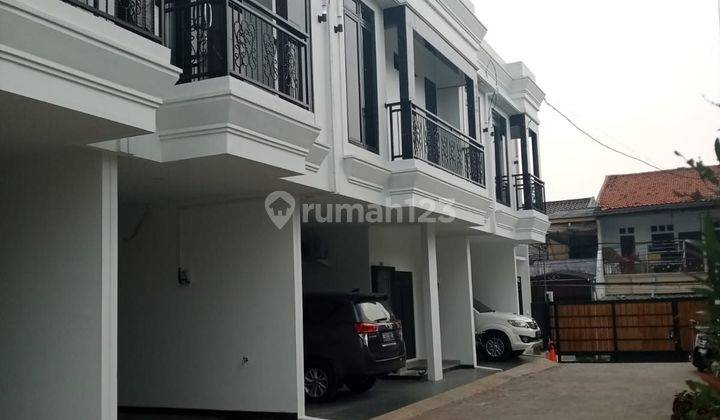 Rumah Mewah Dekat Toll Jatinegara Jakarta Timur 2