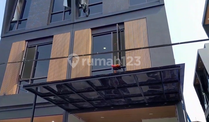 Rumah Mewah Modern di Pusat Kota Jakarta 2