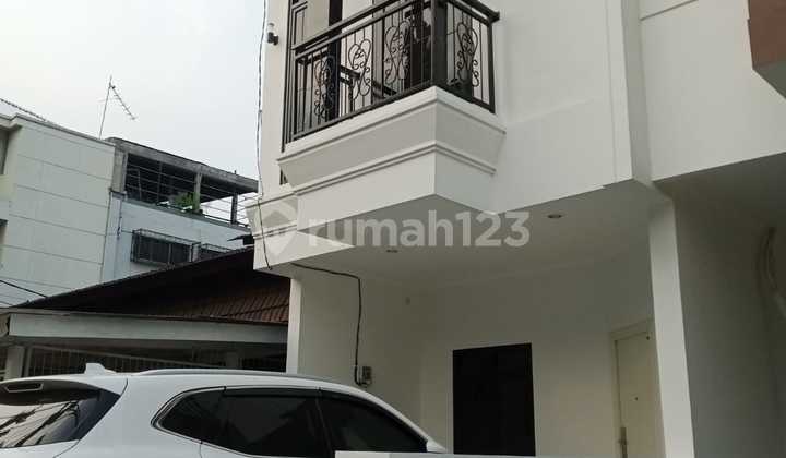 Strategic Luxury Home in Cempaka Putih, Central Jakarta