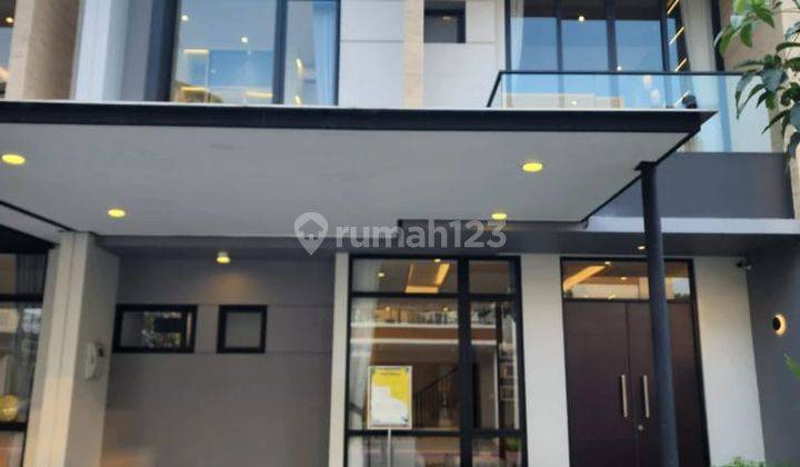 Lokasi Startegis Dijual Rumah Pik2, Lt.90m2, 2 Lantai 2