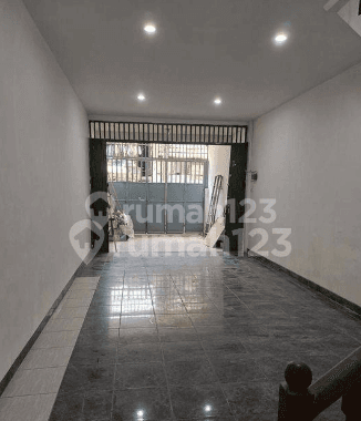 Harus Terjual Dijual Rumah Wijaya Kusuma, Lt.68m2, 3 Lantai 2