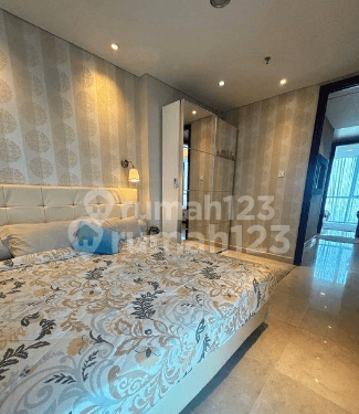 Lokasi Strategis Dijual Apartemen Windsor, Lt.147m2, Furnished 2