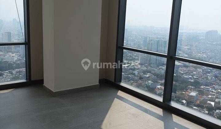 Lokasi Strategis Disewa Apartemen Menara Jakarta, 141m2, 3 Br 2