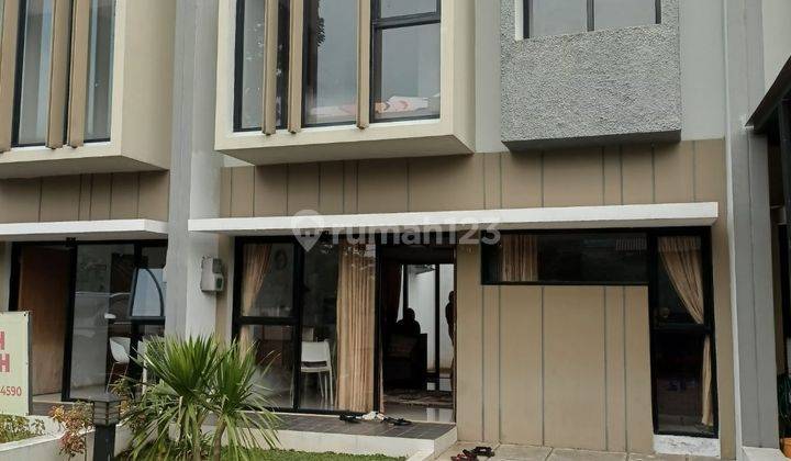 Rumah 2 lantai mewah dengan harga murah  1