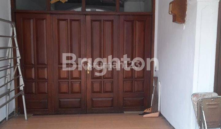 Rumah 2 Lantai Bagus Perum Griya Shanta 2