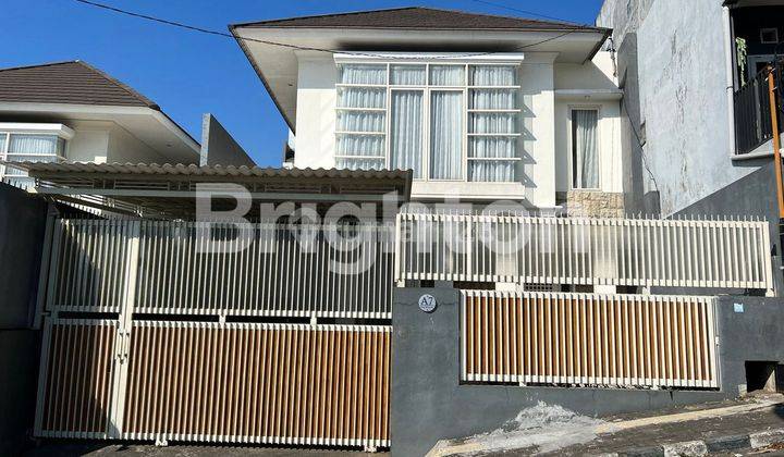 Rumah 2 Lantai Bagus Furnished di Dieng Hill, Malang 1