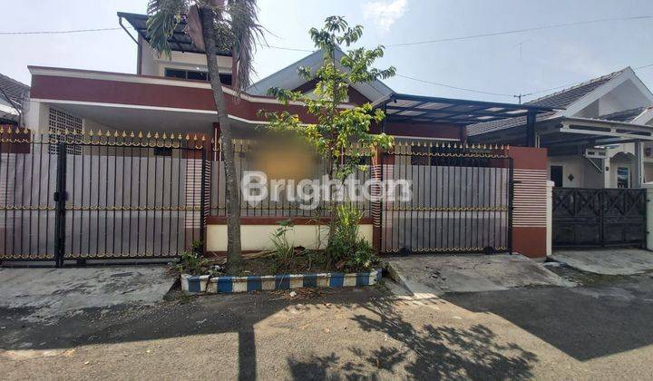 Rumah Dua Lantai Di Bunga bunga 1