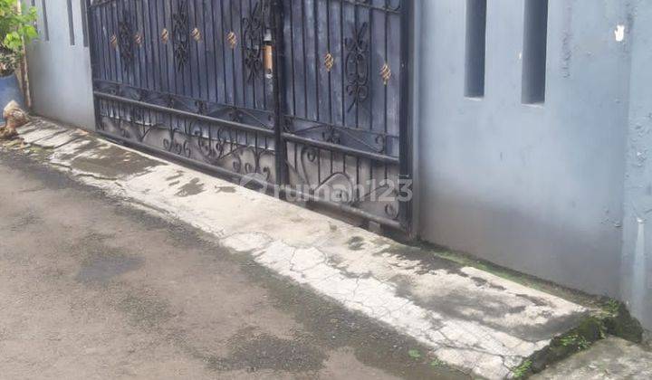 Rumah 2 Lantai Sudah Renov SHM di Taman Meruya Ilir Jakarta Barat 1