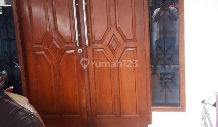 Rumah 2 Lantai Sudah Renov SHM di Taman Meruya Ilir Jakarta Barat 2