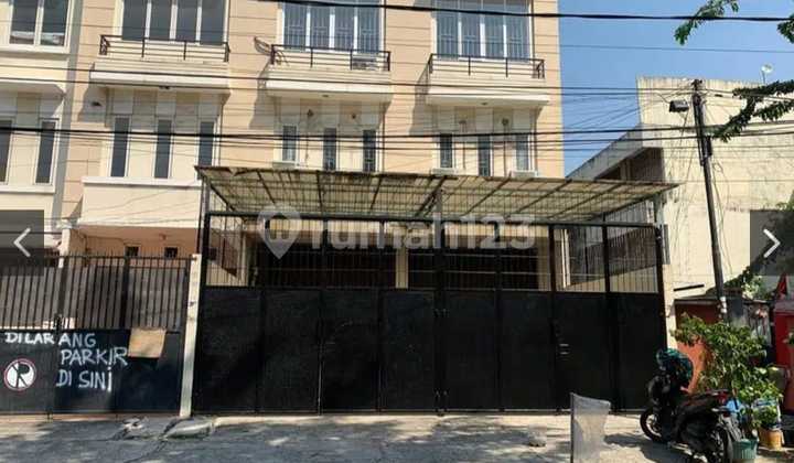 Dijual Ruko Gandeng Daerah Taman Sari Fullfurnish 4,5 Lantai Dijual Ruko Gandeng Daerah Taman Sari Fullfurnish 4,5 Lantai