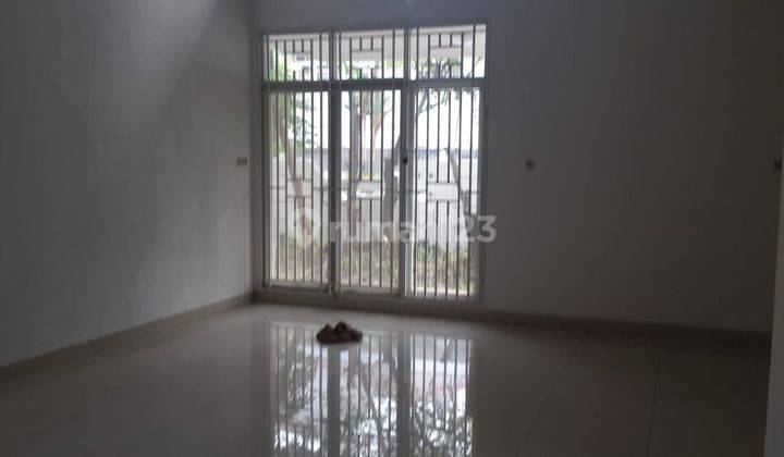 Dijual Rumah Gede di Green Garden Luas Tanah 340m2 Posisi Hoek 2