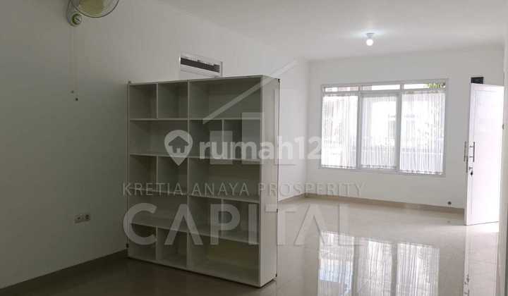 Rumah Nyaman 2 Lantai Ccok untuk Keluargamu Diit Ligar Cigadung