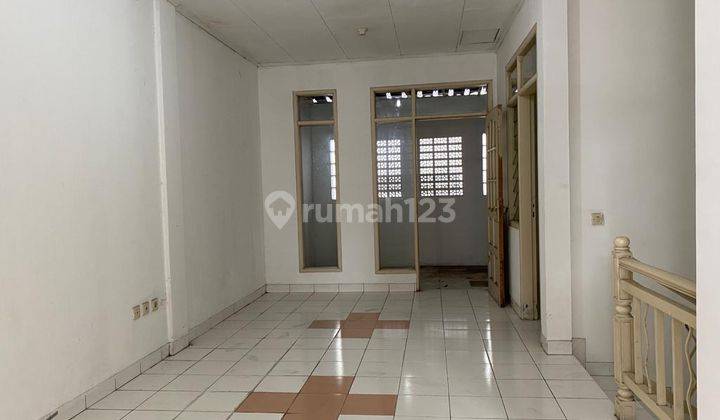 Disewakan Rumah 2 Lantai di Sarijadi, Bandung 6