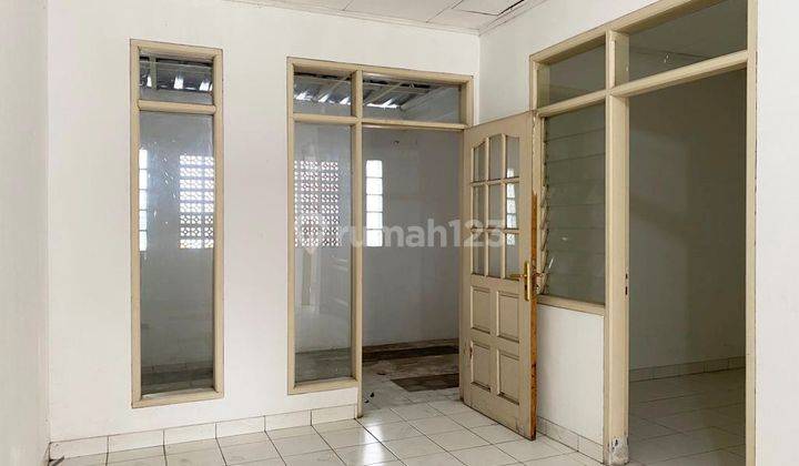 Disewakan Rumah 2 Lantai di Sarijadi, Bandung 7
