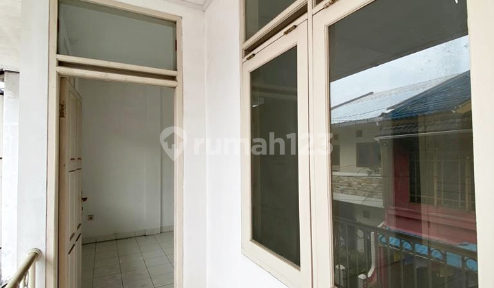 Disewakan Rumah 2 Lantai di Sarijadi, Bandung 8