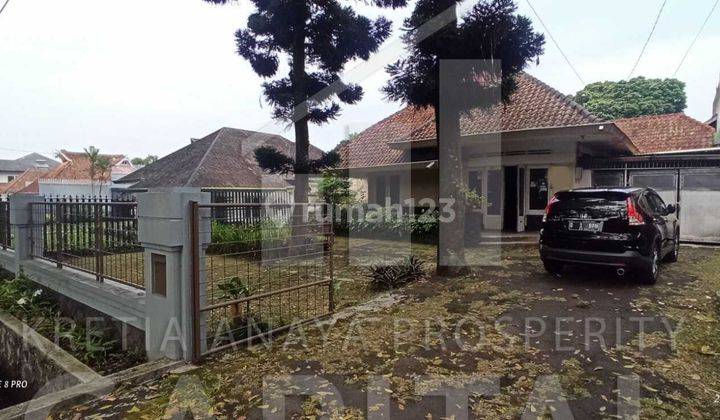 Jarang Ada Rumah Tia Hitung Tanah Jalan Raya di Cipaganti 1