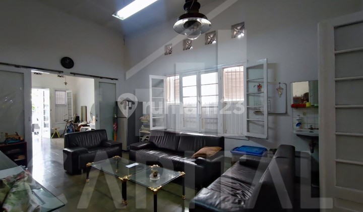 Rumah Heritage dengan Lingkungan yang Nyaman dan Tenang di Sayap Riau