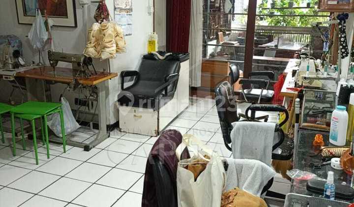 Rumah Antik Terawat Siap Huni dengan Lokasi Dekat Universitas Ternama di Cikutra Bandung 2