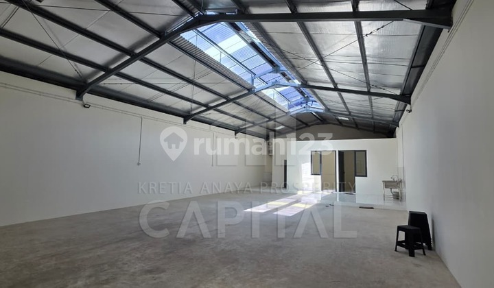 New Cool Warehouse with Office, Ready to Occupy and Strategic in Kopo Katapang