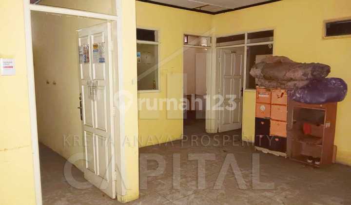 Strategic Large House in Supratman Wing Suitable for Investment as Boarding House or Office Residence Strategic Large House in Supratman Wing Suitable for Investment as Boarding House or Office Residence