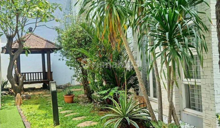 Rumah Hook Ada Taman di Grand Orchard Kelapa Gading 1