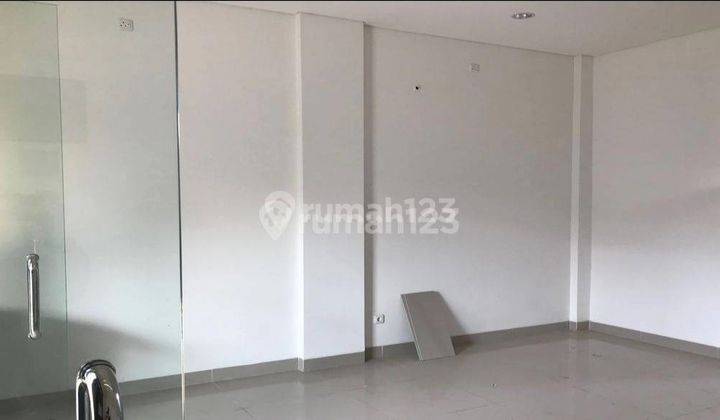 Disewakan Ruko Gandeng 4,5 Lantai di Boulevard Raya Kelapa Gading 2