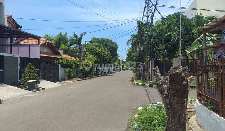 Rumah Hook Siap Huni Rapi di Pulomas Jakarta Timur 2