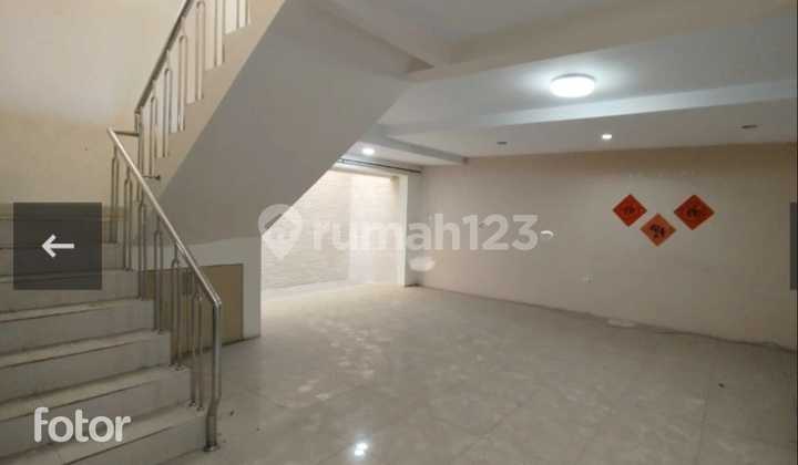 FOR SALE QUICKLY LARGE HOUSE IN JANUR ELOK, KELAPA GADING 2