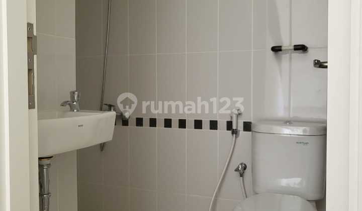 For Quick Sale House in Agnesi Cluster Gading Serpong Strategic Location