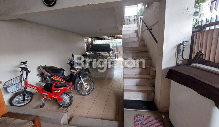 RUMAH HOOK PINGGIR JALAN KEMANGGISAN PALMERAH JAKARTA BARAT 2