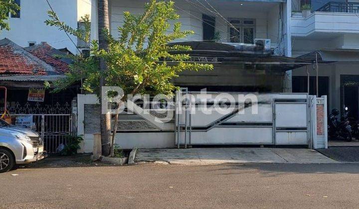 RUMAH 2 LANTAI JAKARTA BARAT 1