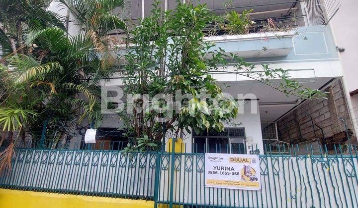 RUMAH KOS 3 LANTAI PETOJO SELATAN 1