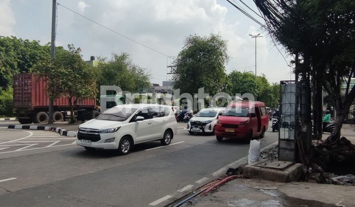Turun Harga ❗ ❗ Ruko 4.5 Lantai di Kawasan Ramai Pinggir Jalan Angke Jelambar Jakarta Barat