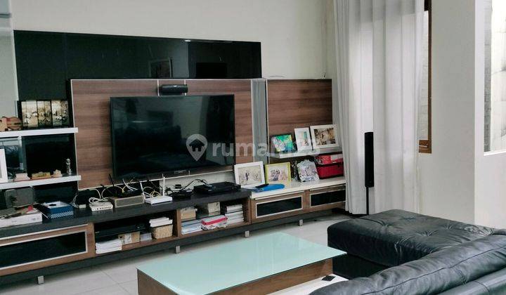 Dijual Rumah Mewah Dekat Universitas Semi Furnished 2