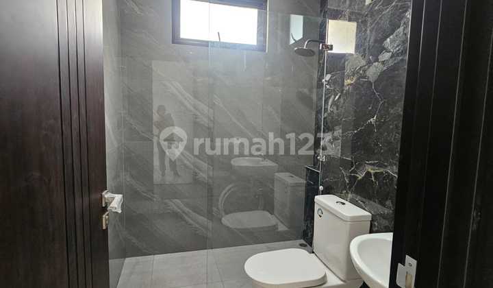 Dijual Rumah Siap Huni New Minimalis Modern Kencana Loka Bsd Dijual Rumah Siap Huni New Minimalis Modern Kencana Loka Bsd