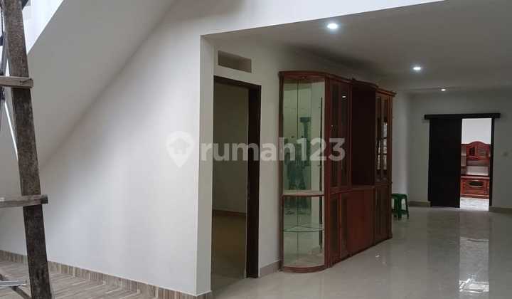 Dijual Rumah Di Senen Jakarta Pusat 2 Lantai
