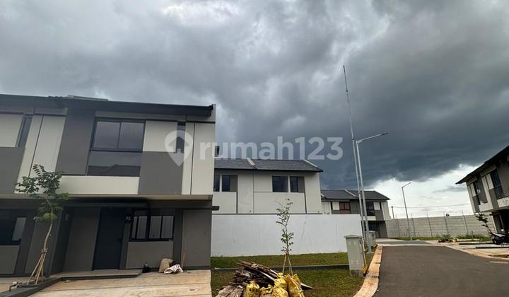 For Rent: Park Serpong Two-Story Hook Type House