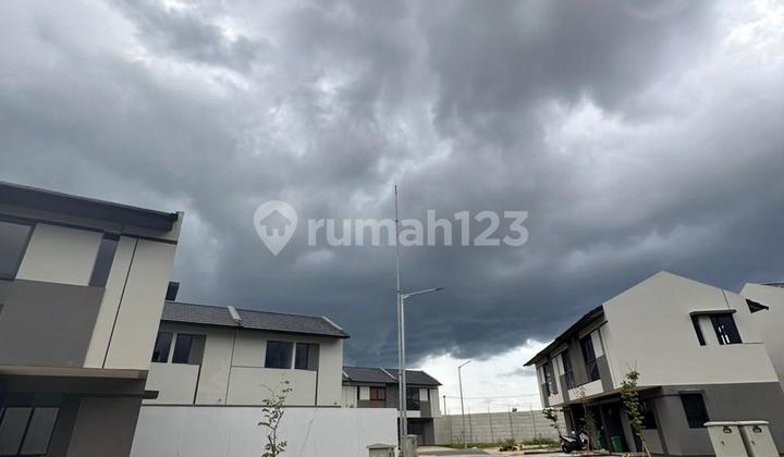 For Rent: Park Serpong Two-Story Hook Type House