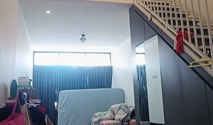 Dijual Cepat Rumah Cantik dan Luas di Villa Melati Mas Blok E 2