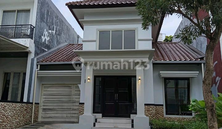 Dijual Rumah 1,5 Lantai Baru Renov Cantik Bonus Semi Furniture. 85juta/thn Nego* 1