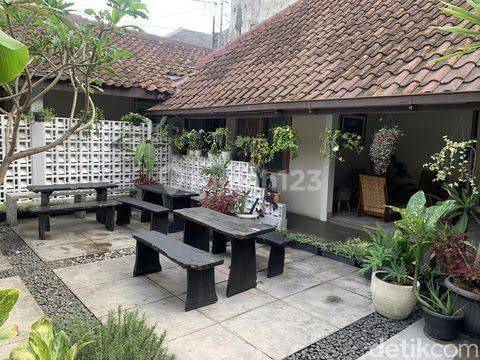 Rumah Atau Ruang Usaha Cocok Untuk Restoran Kantor Klinik Salon 1