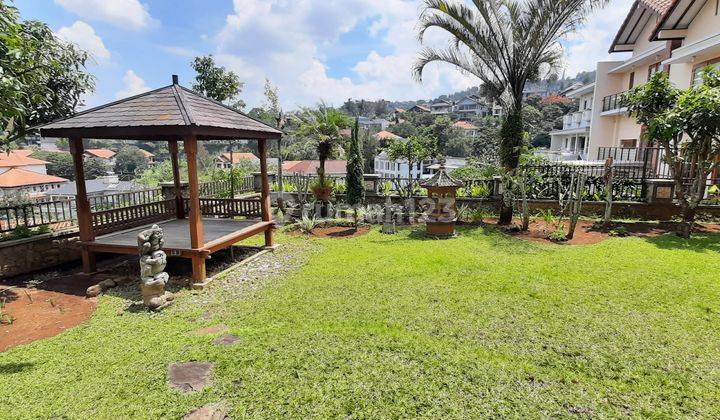 Rumah Asri terawat, semua balkon View Bandung di Dago Pakar 1