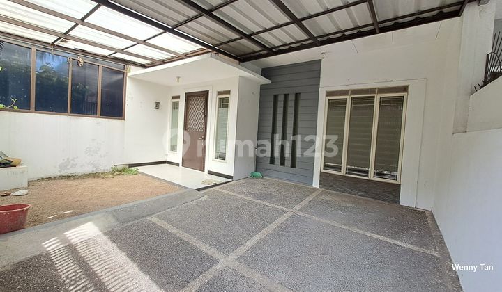 Rumah 1 Lantai di Taman Holis Indah 2
