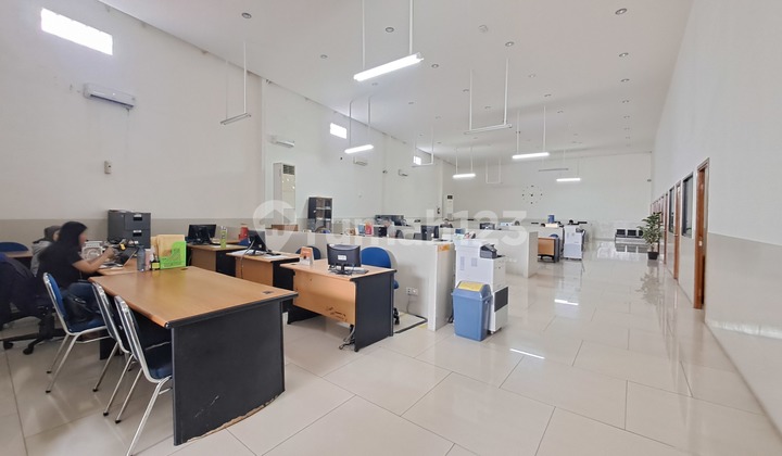 Ruang Usaha Mainroad Bkr Cocok Untuk Klinik, Kantor, Tempat Kursus, Gym, Dll