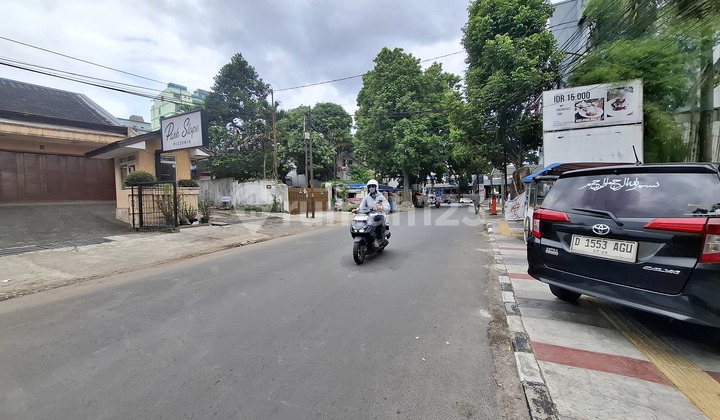 Old House Land Count in Cihampelas Wing Suitable for Business 2