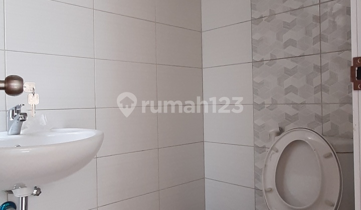 Ruko Lantai 1 di Mainroad Jalan Sudirman Dekat Sekolah Bpk