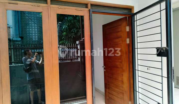 House in Babakan Jeruk Near Maranatha and Pasteur Toll Road 2