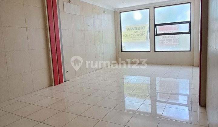 Three-Story Riau Wing Shop House, Suitable for a Tutoring Center.