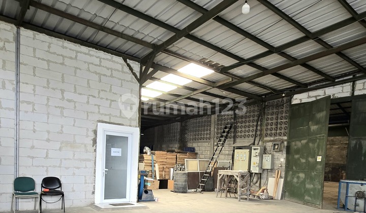 Gudang / Ruang Usaha Strategis Di Jalan Utama Gadobangkong Gudang / Ruang Usaha Strategis Di Jalan Utama Gadobangkong